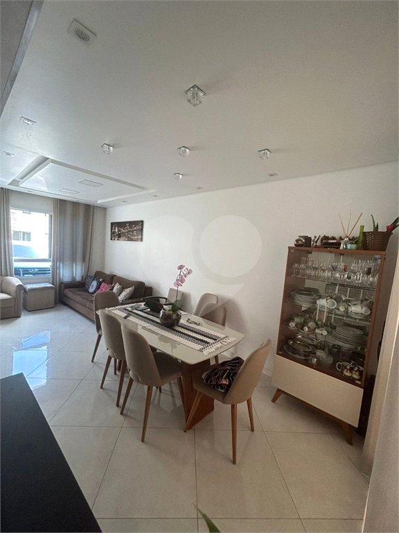 Casa à venda com 3 quartos, sendo 1 suíte, no condomínio Vila das Cores, São Paulo - SP