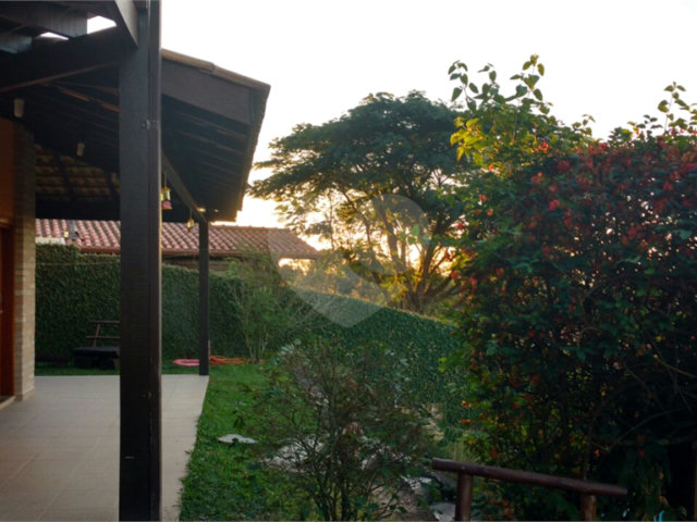 Casa à venda com 4 suítes no condomínio Parque Petrópolis 4 Secção, Mairiporã - SP