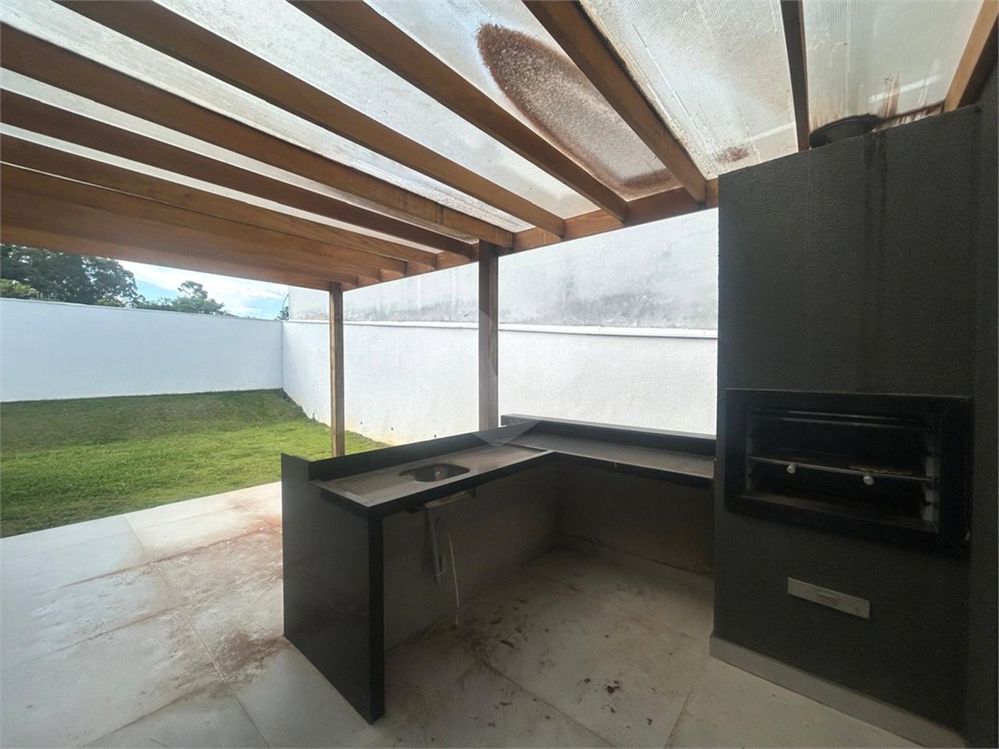 Casa à venda com 3 quartos, sendo 1 suíte, no condomínio Alphaville Castelo, Itu - SP