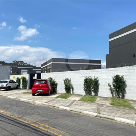 Casa à venda com 2 quartos no condomínio Carvalho Lagares, Poá - SP