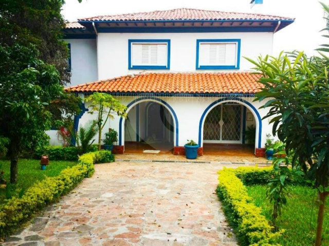 Casa à venda com 5 quartos, sendo 2 suítes,  no condomínio Luís Romero Sanson, São Paulo - SP