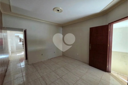 Casa à venda com 3 quartos, sendo 1 suíte, em Vila José Salem, Itapetininga, SP