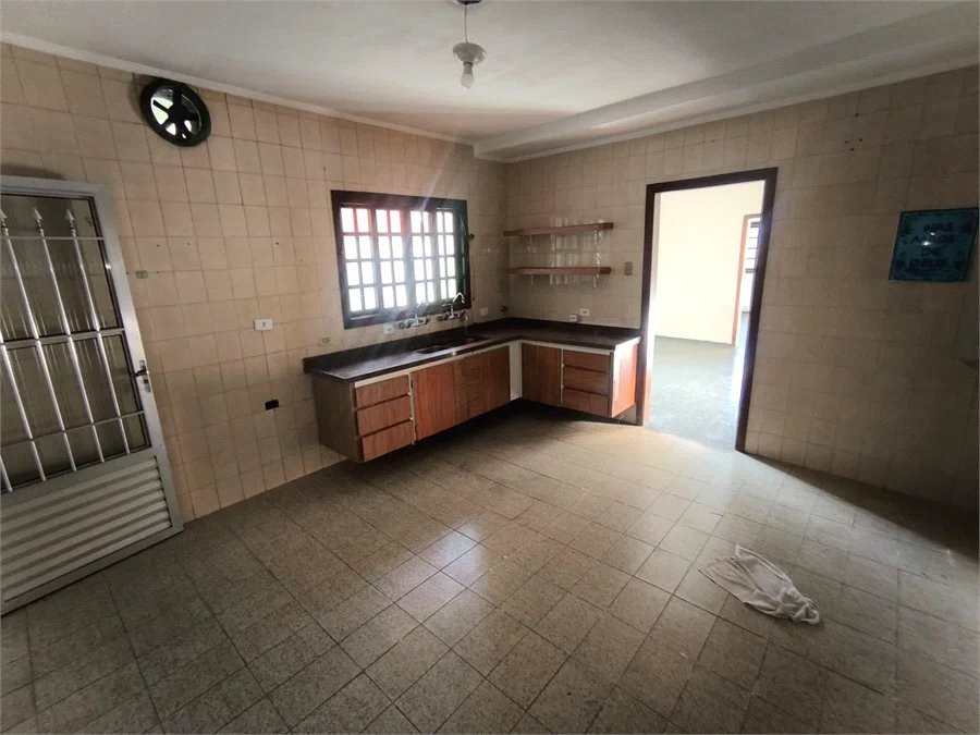 Casa à venda com 3 quartos em Jardim das Esmeraldas, São Paulo, SP