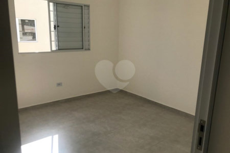 Casa de Vila à venda com 2 quartos em Jardim São Felipe, Atibaia, SP