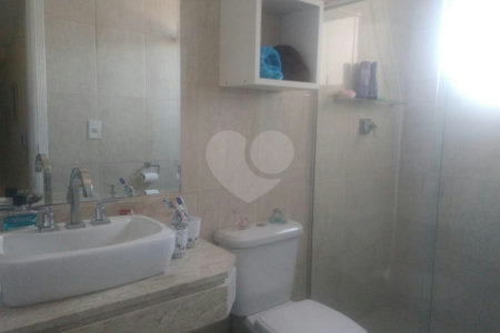Casa à venda com 3 quartos, sendo 1 suíte, no condomínio Algarve Residencial, São Paulo - SP