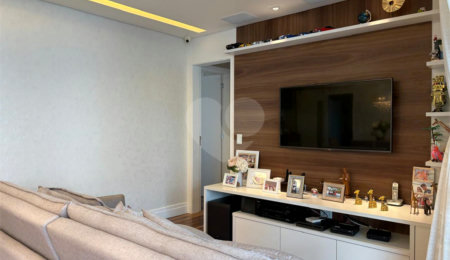 Apartamento à venda com 3 suítes em Vila Firmiano Pinto, São Paulo, SP