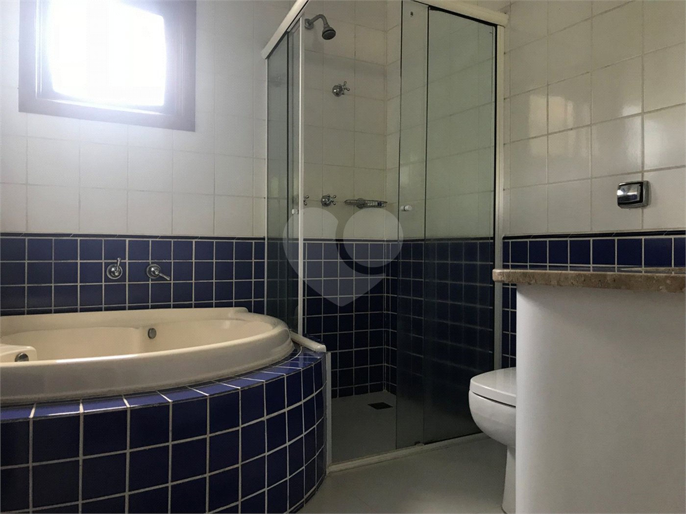 Casa à venda com 4 quartos, sendo 3 suítes, no condomínio Alpes da Cantareira, Mairiporã - SP
