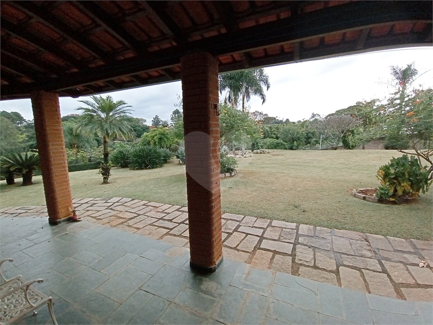 Casa à venda com 4 suítes no condomínio Estância Marambaia, Vinhedo - SP