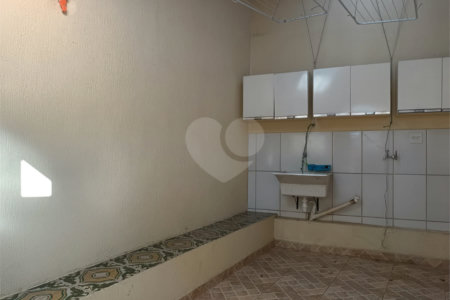 Casa à venda com 4 quartos em Vila Hamburguesa, São Paulo, SP