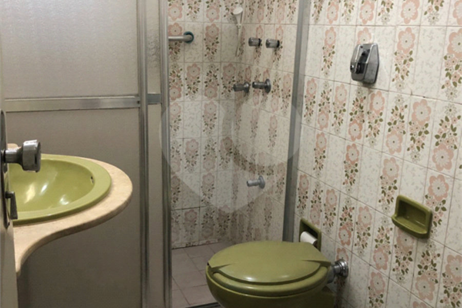 Sobrado à venda com 5 quartos, sendo 1 suíte,  em Jardim São Bento, São Paulo, SP