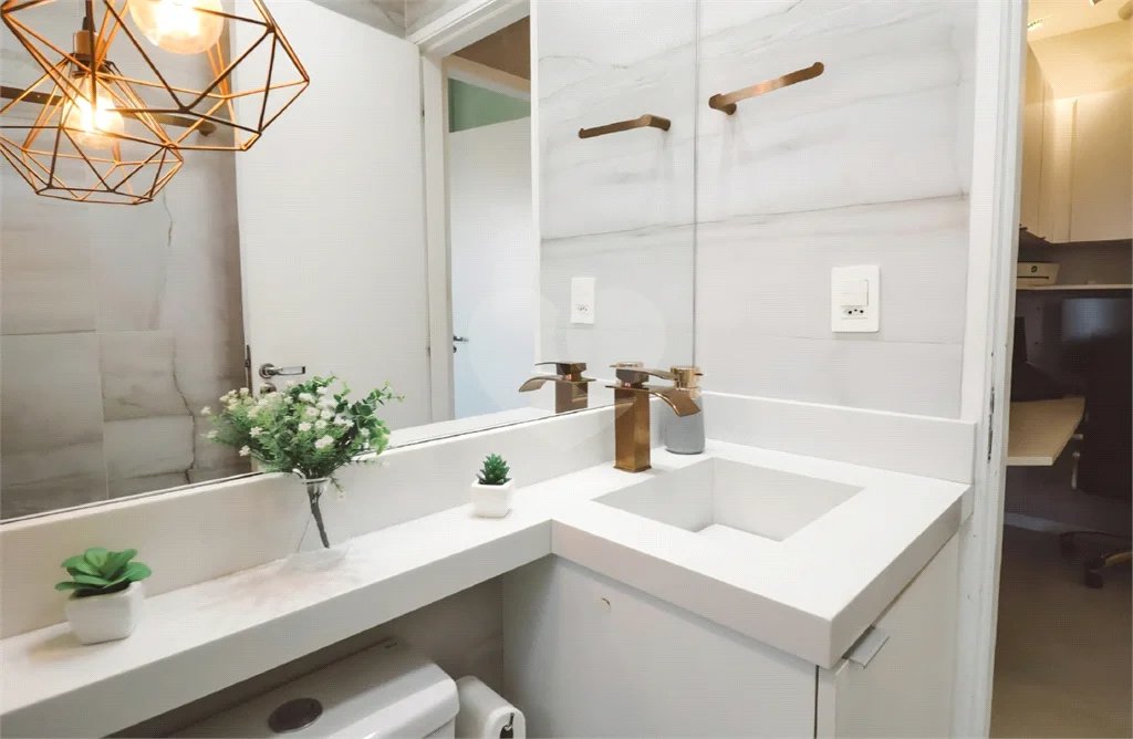 Apartamento à venda com 2 quartos em Chora Menino, São Paulo, SP