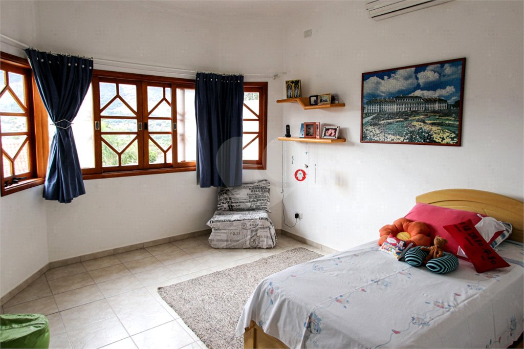 Casa à venda ou para alugar com 3 suítes em Vila Petrópolis, Atibaia, SP