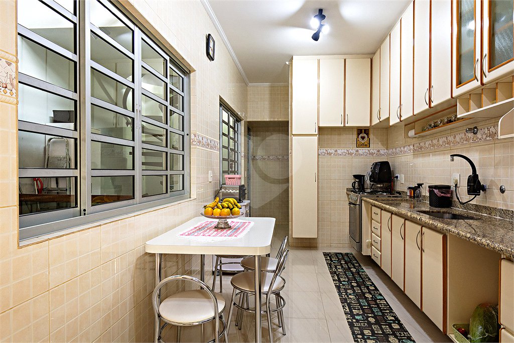Sobrado à venda com 2 quartos, sendo 1 suíte, em Vila Guarani, São Paulo, SP