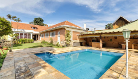 Casa Térrea à venda com 3 quartos, sendo 1 suíte,  em Interlagos, São Paulo, SP