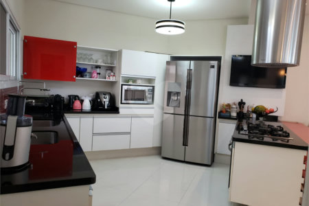 Casa à venda ou para alugar com 4 suítes no condomínio Suzano, Suzano - SP