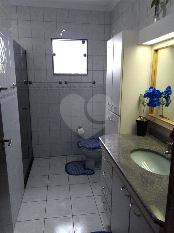 Sobrado à venda com 3 quartos, sendo 1 suíte,  em Vila Oliveira, Mogi das Cruzes, SP