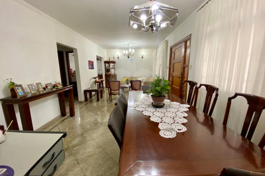 Casa à venda com 3 quartos, sendo 1 suíte, em Santana, São Paulo, SP