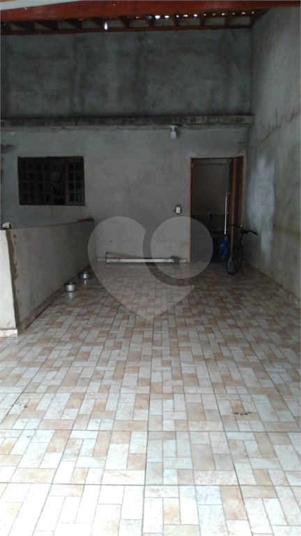 Casa à venda com 1 quarto em Água Vermelha, Poá, SP