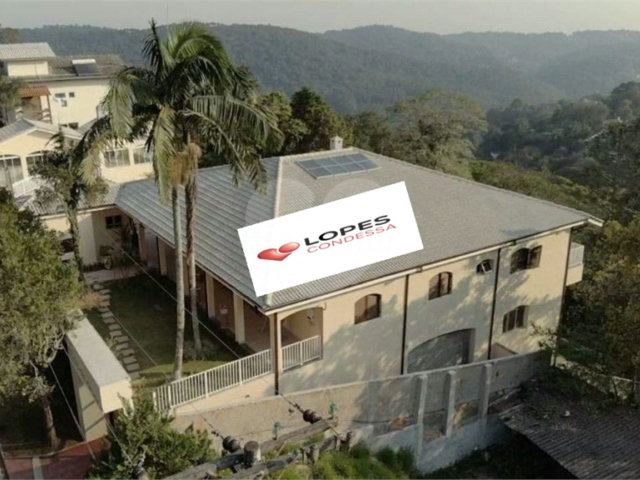 Casa à venda com 3 suítes no condomínio Alpes da Cantareira, Mairiporã - SP