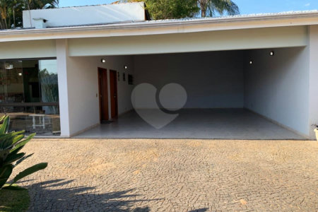 Casa à venda com 6 quartos, sendo 4 suítes, no condomínio São Joaquim, Vinhedo - SP