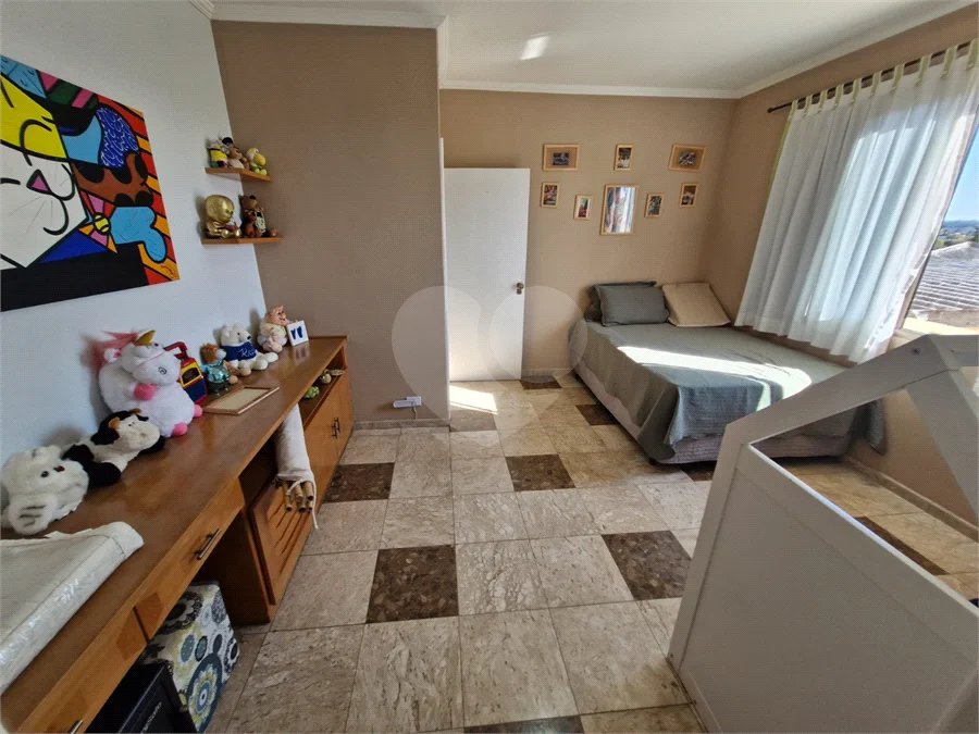 Casa à venda com 4 suítes no condomínio Villa Viana II, Cotia - SP