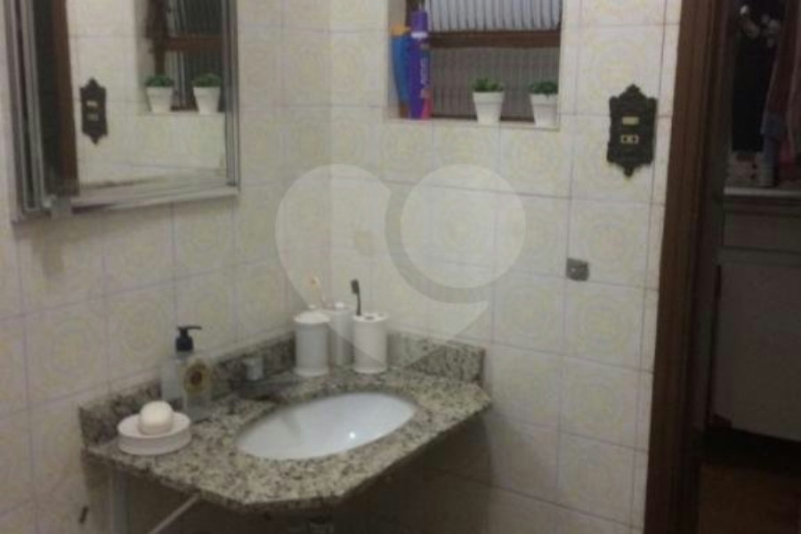 Sobrado à venda com 4 quartos em Santana, São Paulo, SP
