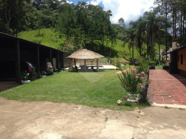 Casa à venda com 6 quartos, sendo 2 suítes,  em Roseira, Mairiporã, SP