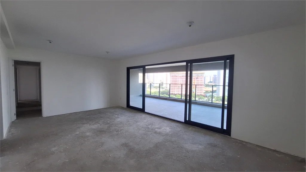 Apartamento à venda com 4 quartos, sendo 2 suítes, em Água Branca, São Paulo, SP