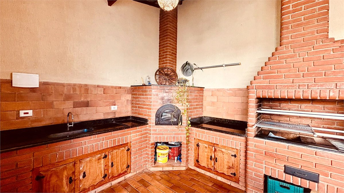 Sobrado à venda com 3 quartos, sendo 1 suíte, em Chácara Recanto Verde, Cotia, SP