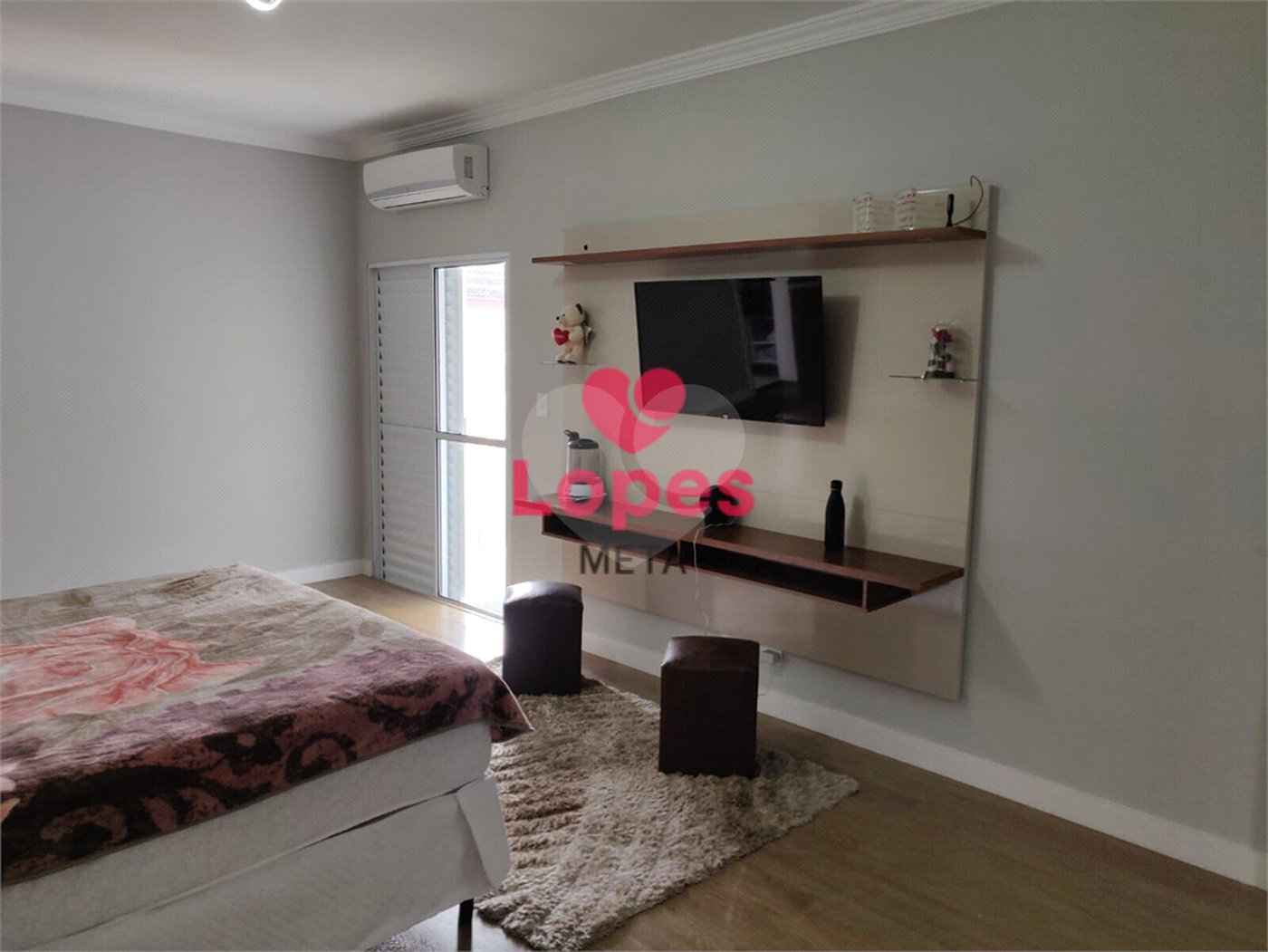 Casa à venda com 3 suítes no condomínio Jaridim Coleginho, Jacareí - SP