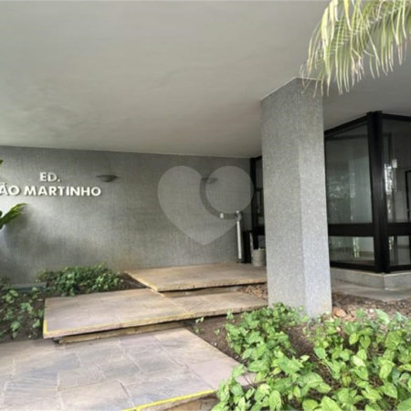 Apartamento à venda com 3 quartos, sendo 1 suíte,  em Cerqueira César, São Paulo, SP