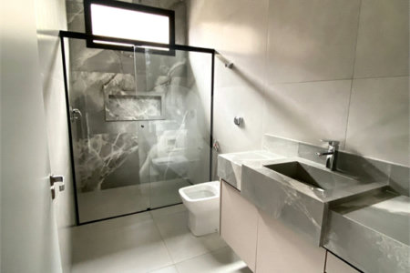 Casa à venda com 3 suítes no condomínio Portal das Tipuanas, Araraquara - SP