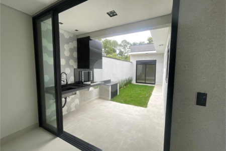 Casa à venda com 3 suítes no condomínio Jardim Residencial Helena Maria, Sorocaba - SP