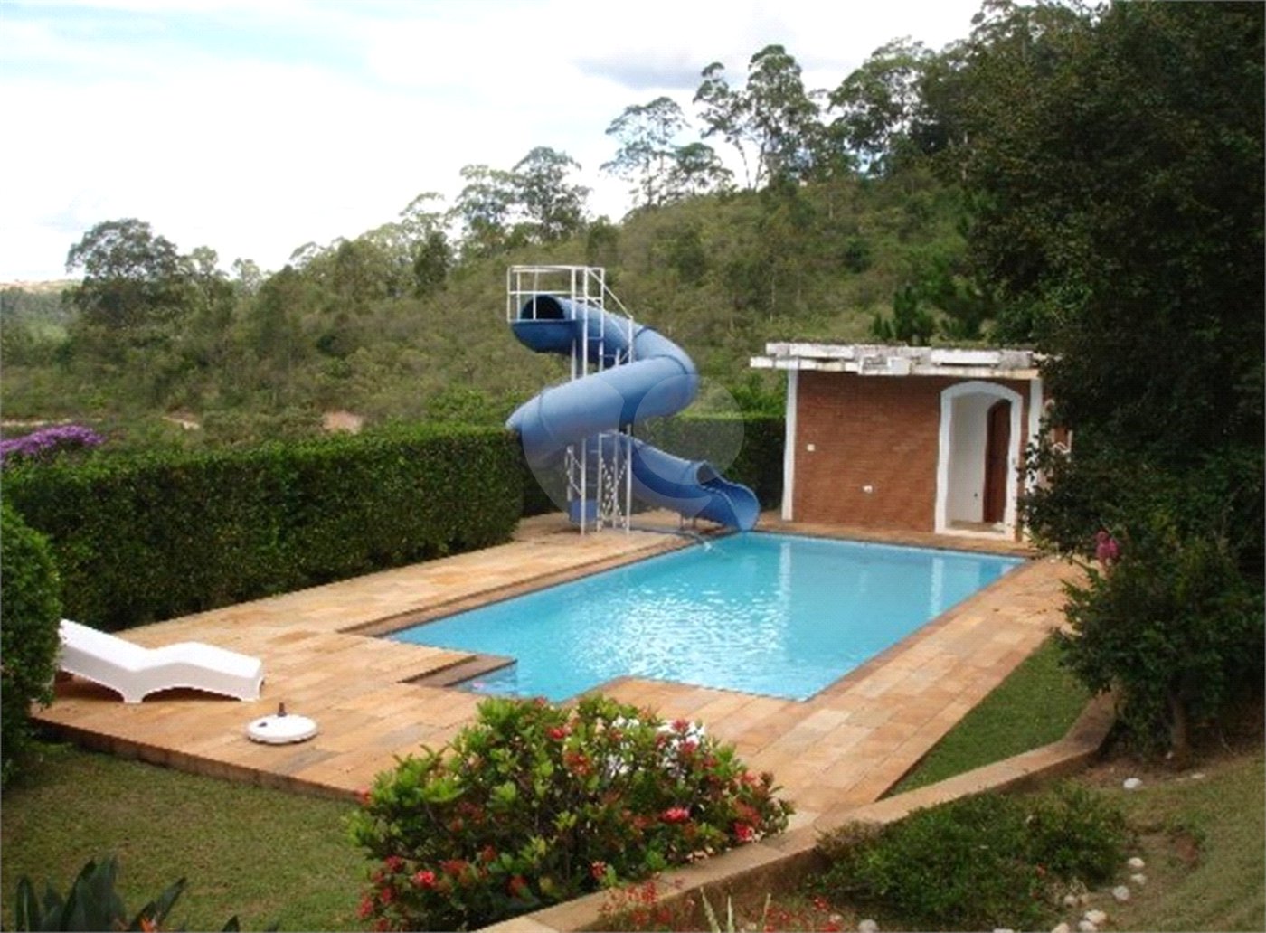 Chácara à venda com 6 quartos, sendo 2 suítes, no Centro, Serra Negra, SP
