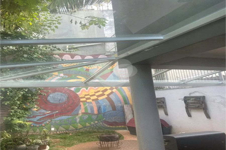 Sobrado à venda com 3 suítes em Horto, São Paulo, SP