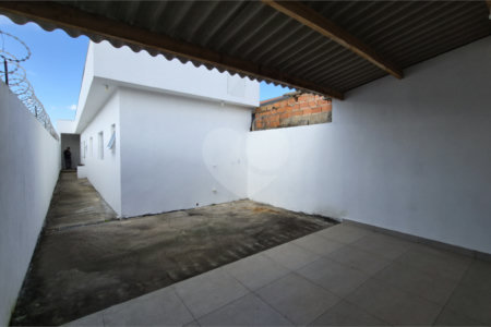 Casa à venda com 1 quarto, sendo 2 suítes, em Vila Nastri, Itapetininga, SP