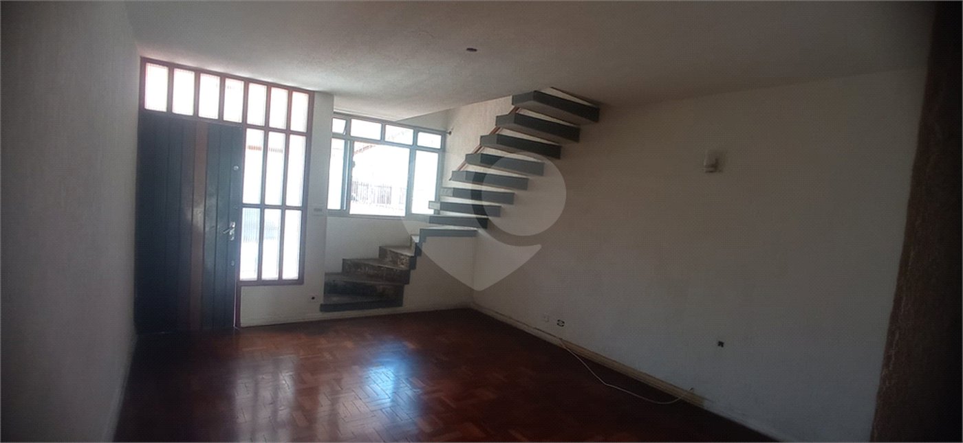 Sobrado à venda com 3 quartos em Água Fria, São Paulo, SP