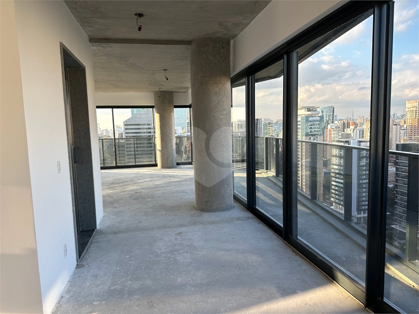 Apartamento à venda com 3 suítes em Vila Olímpia, São Paulo, SP