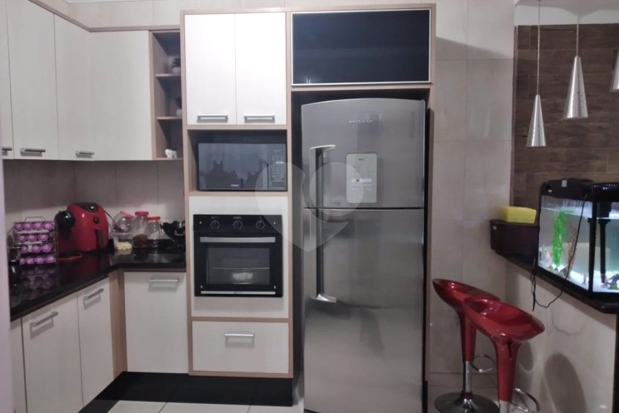 Casa à venda com 4 quartos, sendo 2 suítes,  no condomínio Miro Carvalho - Pitinga, São Paulo - SP