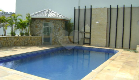Casa à venda com 3 suítes no condomínio Estância Marambaia, Vinhedo - SP