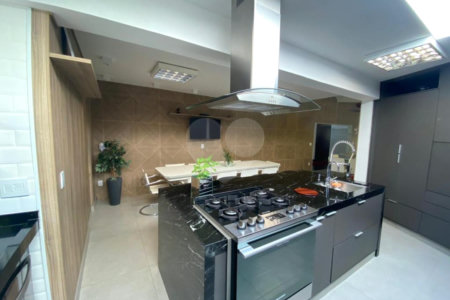 Casa à venda com 4 suítes em Vila Oliveira, Mogi das Cruzes, SP