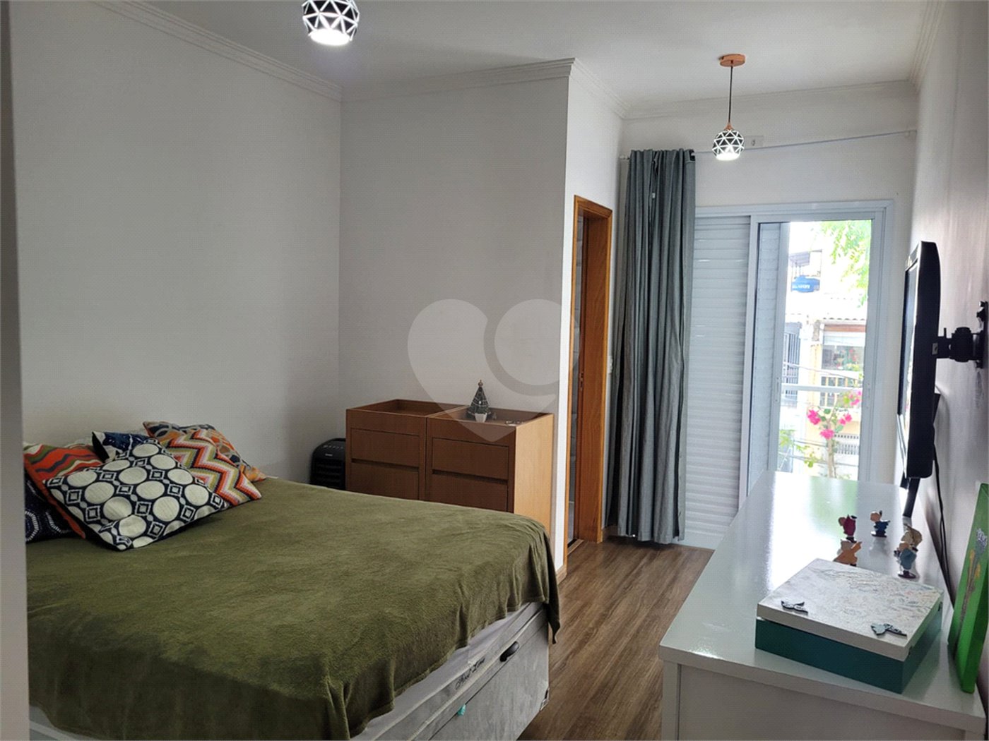 Sobrado à venda com 3 quartos, sendo 1 suíte,  em Vila Marari, São Paulo, SP