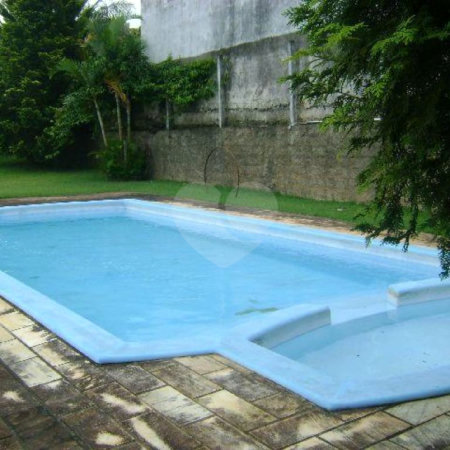 Casa à venda com 3 quartos, sendo 1 suíte, no condomínio Estância Marambaia, Vinhedo - SP