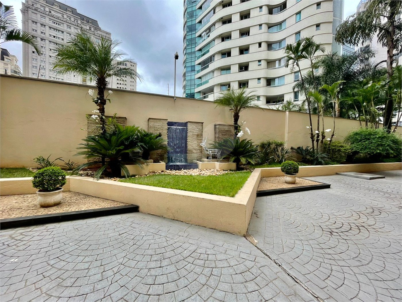 Apartamento à venda com 3 quartos, sendo 1 suíte, em Itaim Bibi, São Paulo, SP