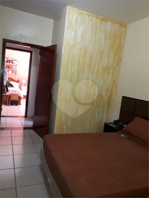 Chácara à venda com 4 quartos, sendo 1 suíte,  em Chácaras Polozzi, Louveira, SP