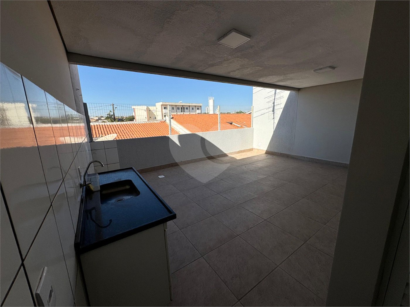 Casa à venda com 3 quartos, sendo 1 suíte, no condomínio Terra Nova, Várzea Grande - MT