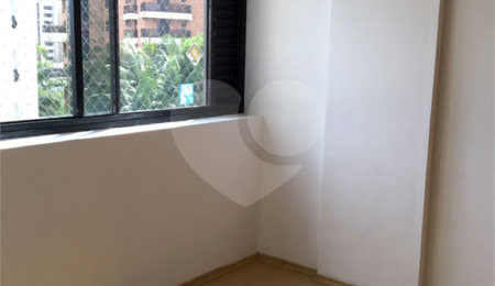 Apartamento à venda com 3 quartos, sendo 1 suíte,  em Jardim Parque Morumbi, São Paulo, SP
