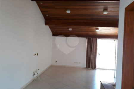 Casa à venda com 3 quartos, sendo 1 suíte, no condomínio Saude, São Paulo - SP