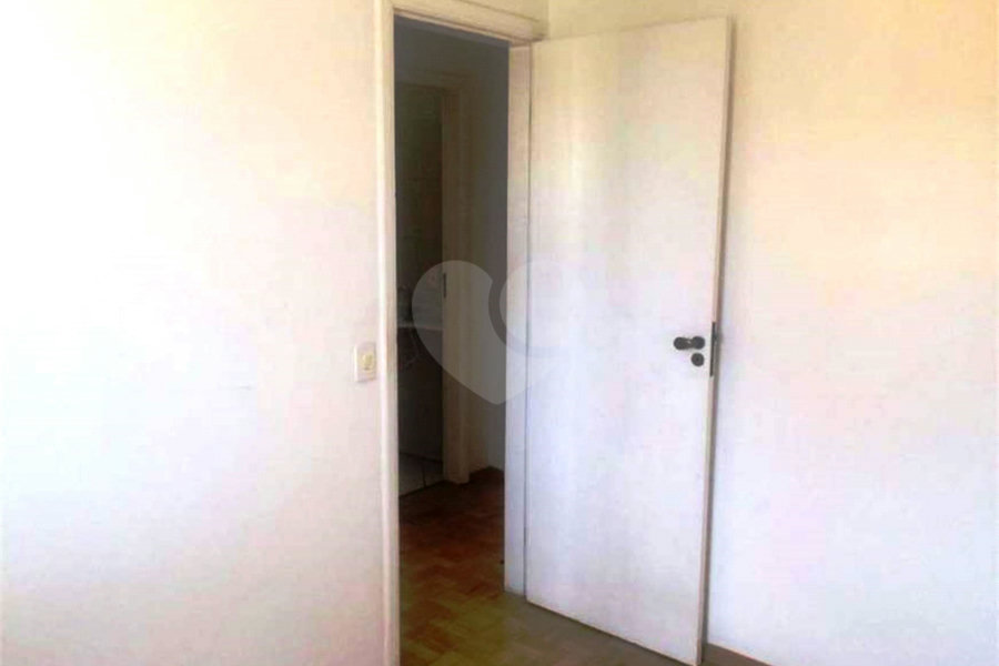 Casa à venda com 3 quartos, sendo 1 suíte, no condomínio Vila das Macieiras, São Paulo - SP