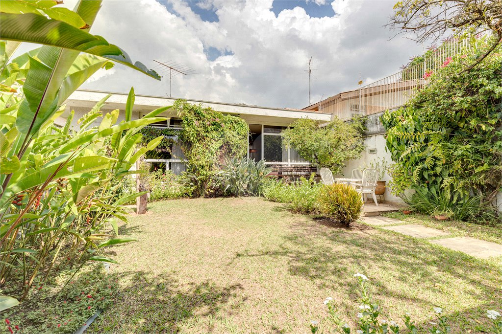 Casa Térrea à venda com 4 quartos, sendo 1 suíte, em Brooklin, São Paulo, SP